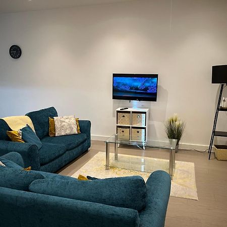 Maplewood Luxurious One-Bed Flat With Free Parking Hotel St Albans Exterior photo