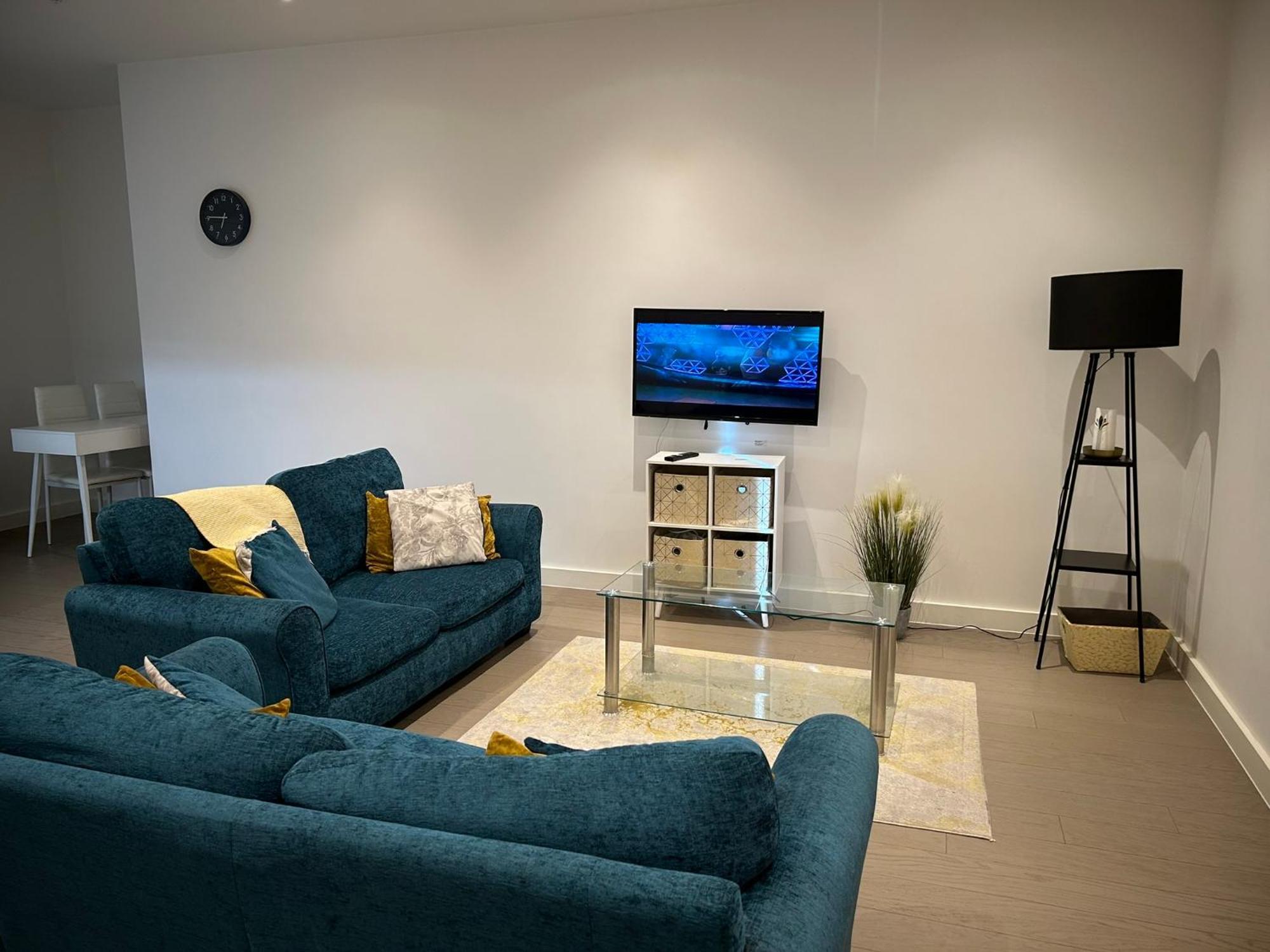 Maplewood Luxurious One-Bed Flat With Free Parking Hotel St Albans Exterior photo